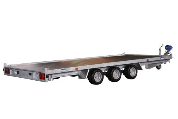 Variant large tri axle trailer flatbed with winch